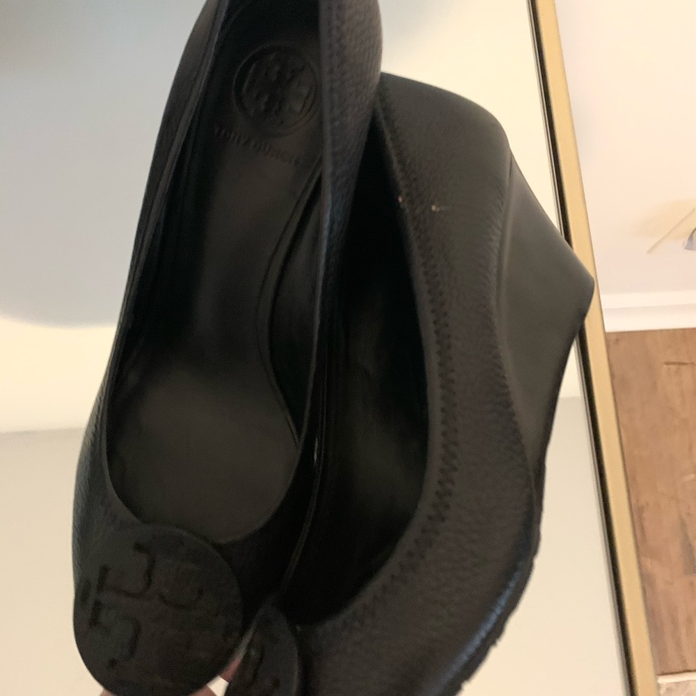 Tory Burch Black Wedge NEW - Picture 2 of 3